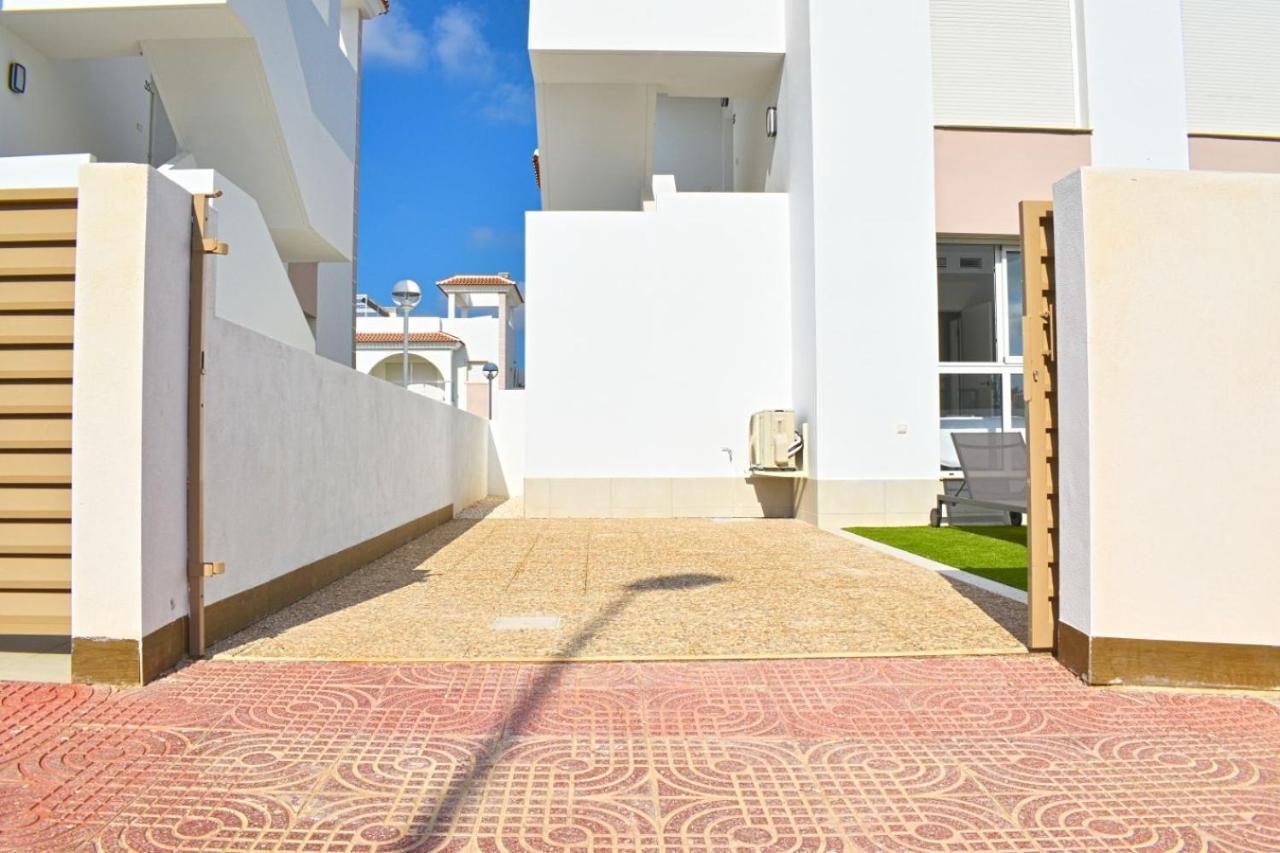 New Build Apartment On Beautiful Modern Complex Rojales Exterior foto